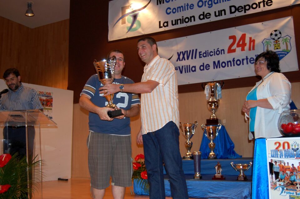 Cuando el fútbol se convierte en una fiesta más para el pueblo