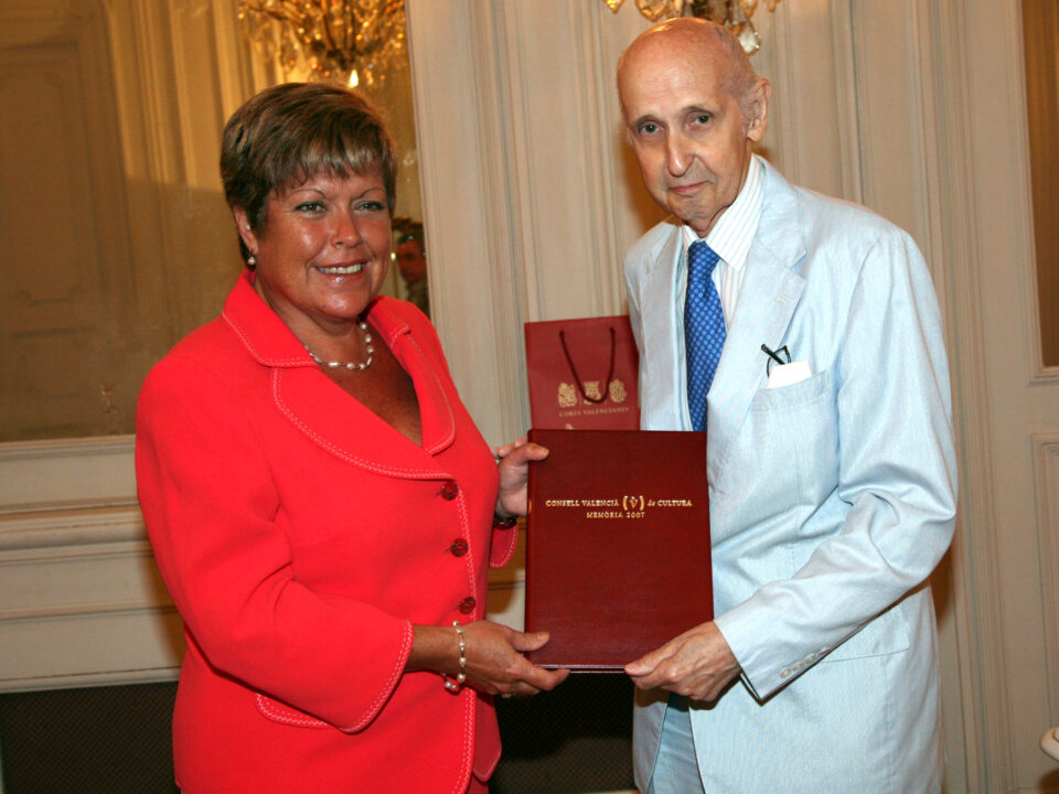 LA PRESIDENTA DE LES CORTS HA RECIBIDO LA MEMORIA 2007 DEL CONSELL VALENCIÀ DE CULTURA