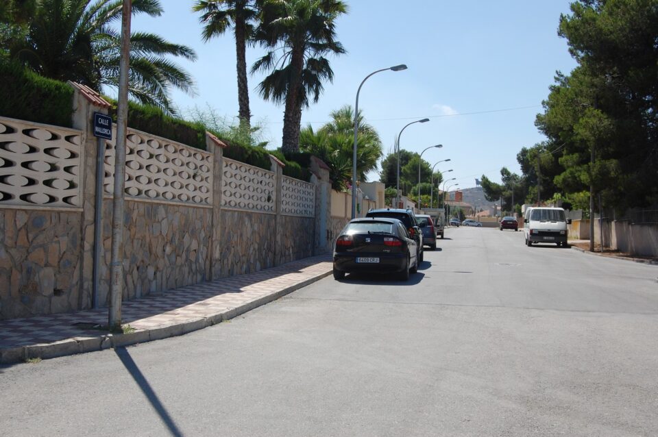 El Ayuntamiento va a iniciar las obras para completar los servicios urbanos de la zona residencial de La Capitana