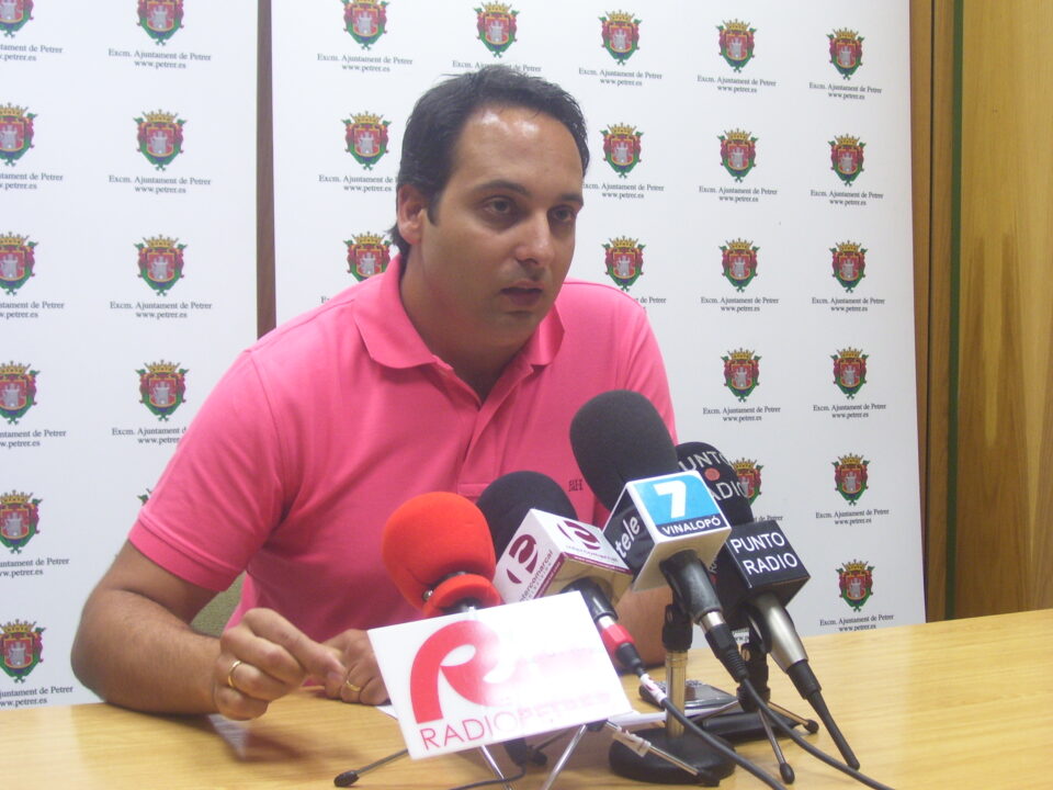 Óscar Payá afirma que el PP cumple con lo prometido y ya ha bajado la tasa de basura en un 20%