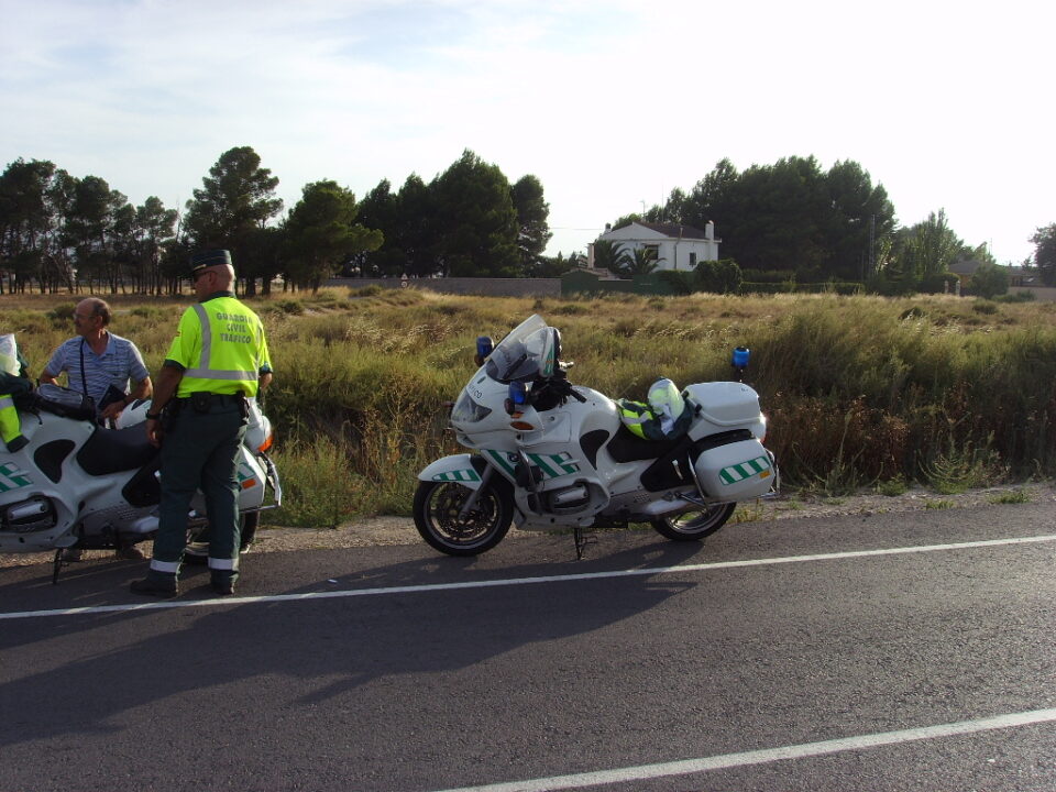 Dos vehículos colisionan en la carretera de Peña Rubia