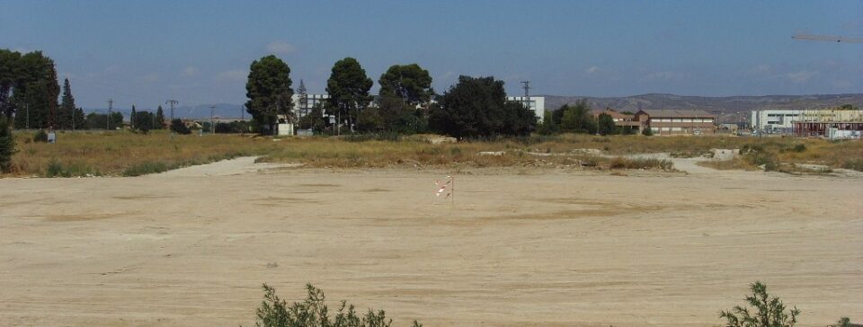 El ruedo ya está preparado para montar la plaza de toros portátil