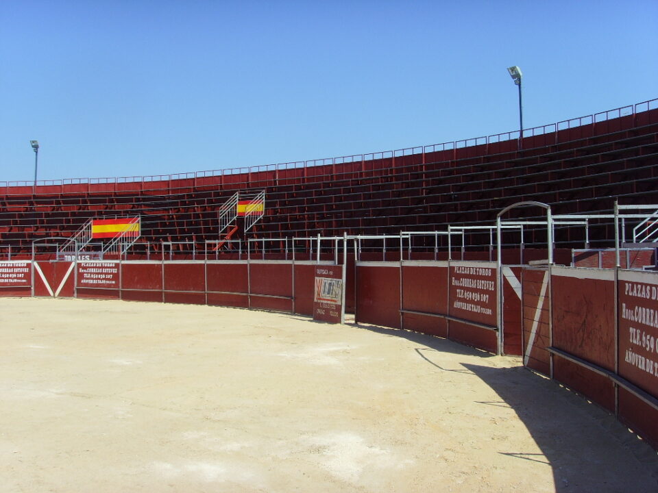 El empresario taurino asegura que la plaza será más cómoda que el año pasado. No se presenciará en exterior el enganche de los toros. Ofrecemos reportaje del interior del coso taurino