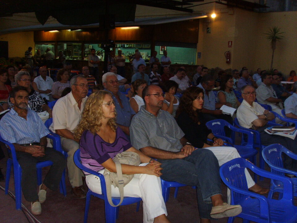 Presentado el libro Historia de las fiestas de moros y cristianos de Villena