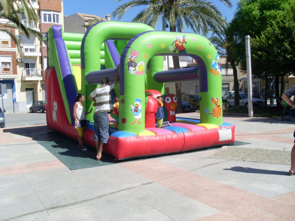 La Asociación de Discapacitados celebra una fiesta en la Glorieta