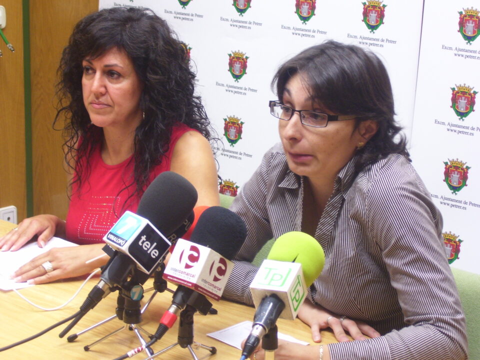 Las concejalas de Fiestas y Juventud aseguran haber pensado en la gente joven al organizar los conciertos de música