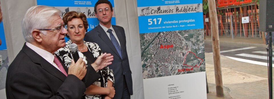 García Antón: El acceso a la vivienda para los jóvenes se ha fijado como un imperativo para la Generalitat. El conseller de vivienda ha visitado en Aspe las obras de 42 nuevas VPP