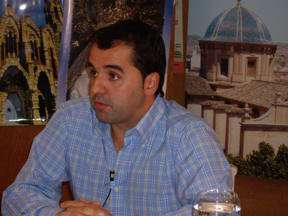 Comunicado. IU TACHA DE IRRESPONSABLE AL CONCEJAL DE FIESTAS