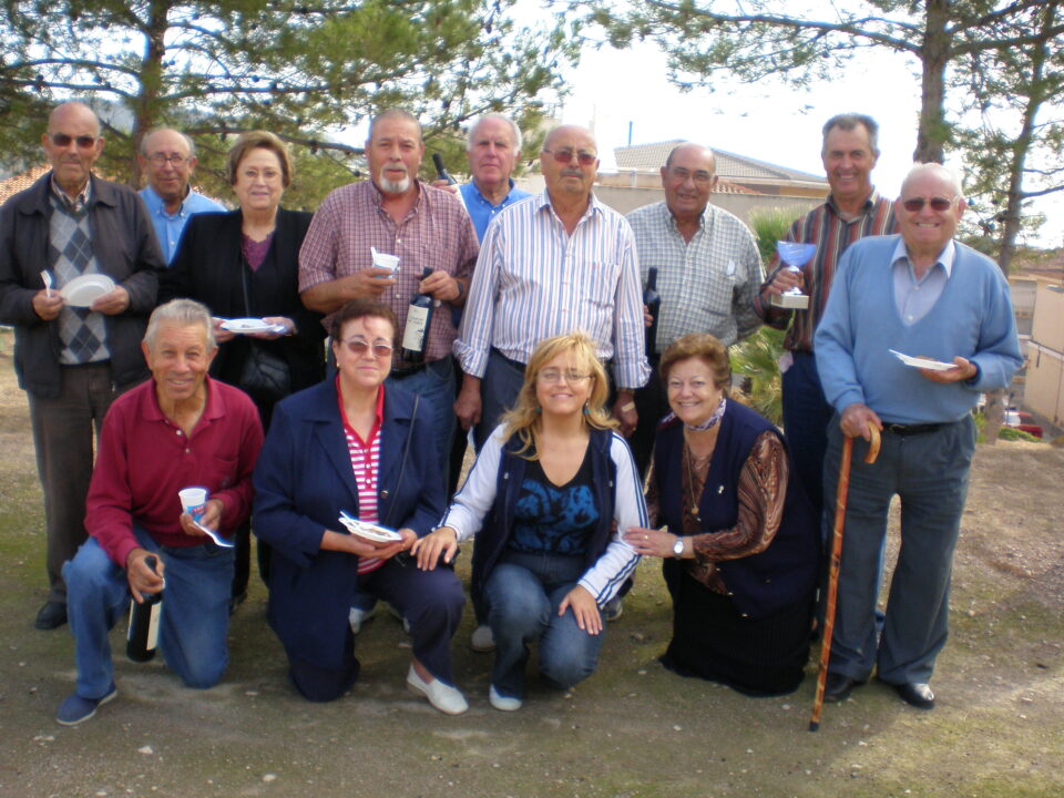 VINO Y GACHAMIGAS EN CONMEMORACIÓN DEL DÍA INTERNACIONAL DE LAS PERSONAS DE EDAD