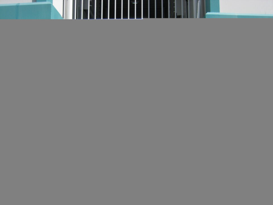 Se inicia el cerramiento de las prefabricadas del I.E.S La Foia