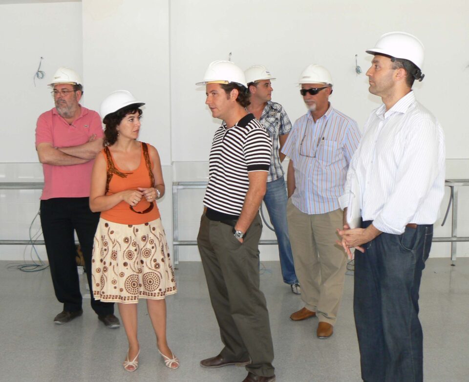 El conseller de Educación Alejandro Font de Mora inaugurará el tercer instituto. En la actualidad el centro no tiene nombre