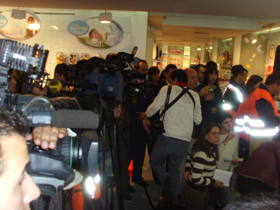 El ministro pide que las cartas a los Reyes Magos sean con juguetes españoles. Sebastián anuncia un plan de ayuda para el textil y calzado