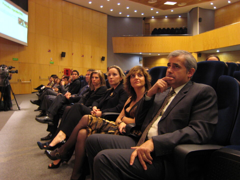 El Ayuntamiento de Ibi recibe la Distinción Honorífica a la Divulgación Científica por la UA