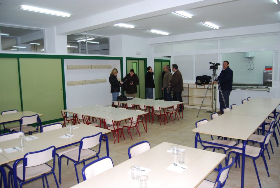 LA CONSELLERIA DE EDUCACIÓN Y EL AYUNTAMIENTO INVIERTEN EN LOS ÚLTIMOS MESES EN EL COLEGIO PÚBLICO "EL GREC" MÁS DE 50.000