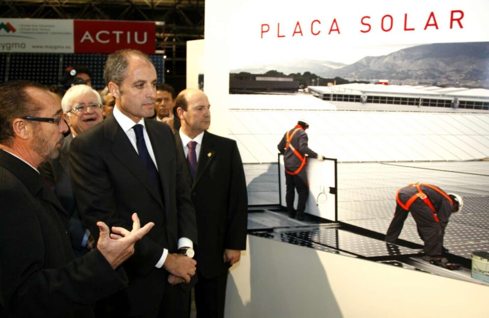 Camps visita la Planta Fotovoltaica de actiu cuya primera fase tiene una inversión de 12 millones de euros