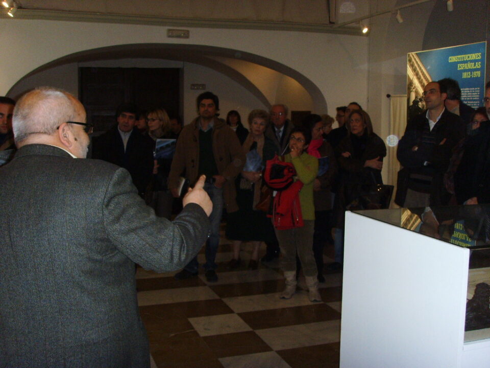 Inaugurada la expoxición en la ermita de San Antón de "Constituciones Españolas 1812-1978" de la UA