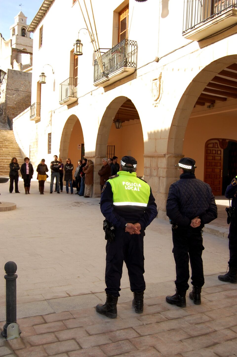 El Ayuntamiento de Monforte guarda 5 minutos de silencio en repulsa por el atentado terrorista