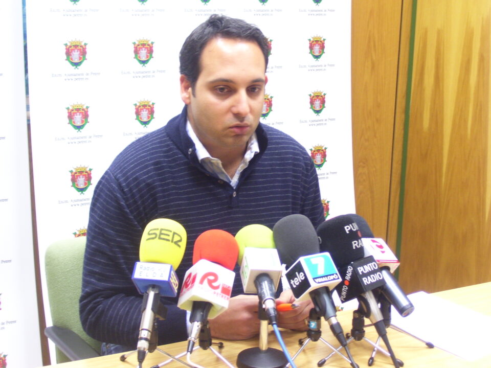 El edil de Personal afirma que no se van a eliminar puestos de trabajo municipales