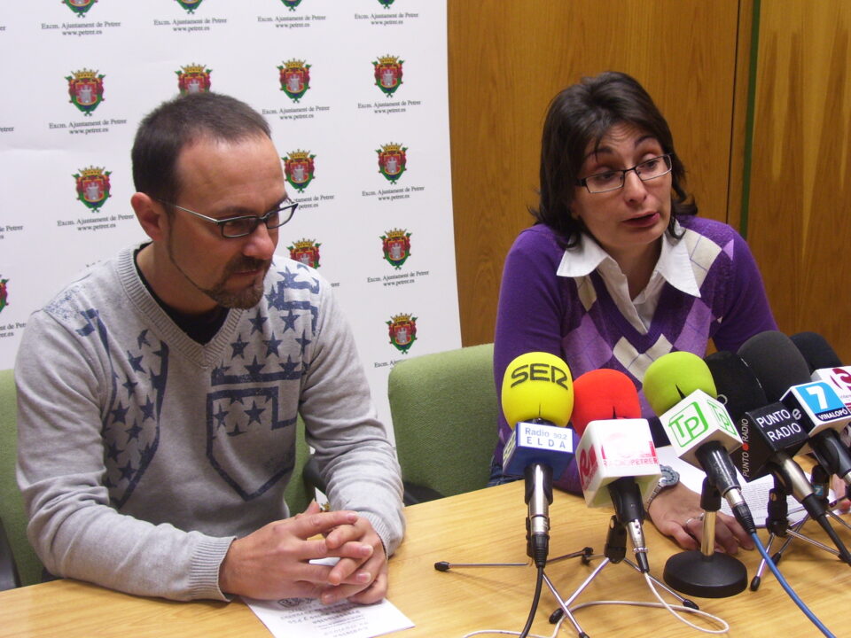 Juventud presenta una orquesta de Navidad de pulso y púa