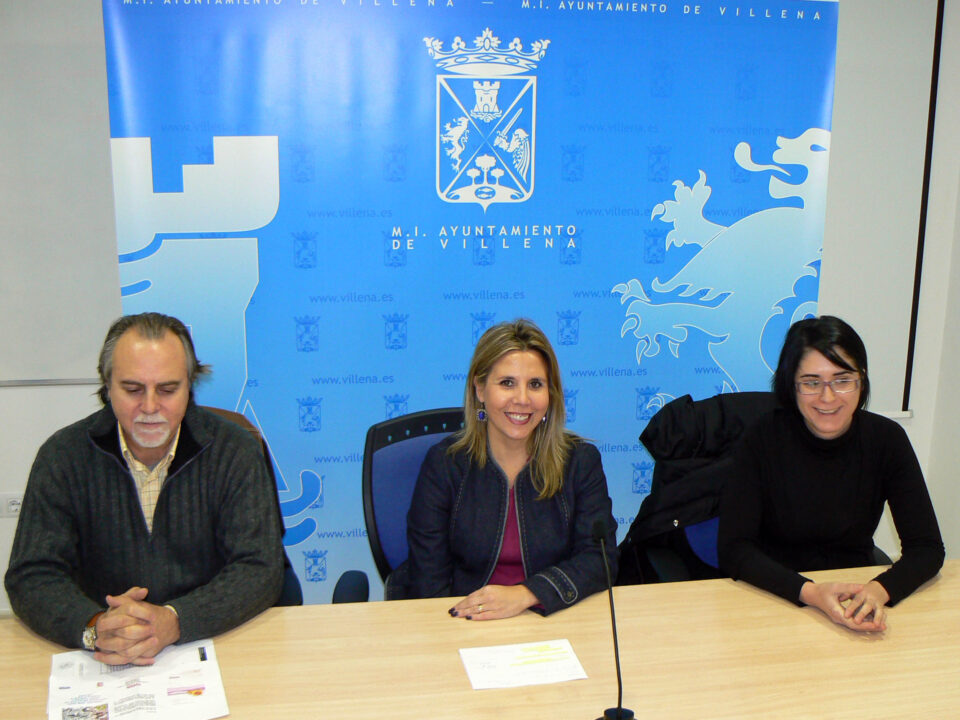 COMERCIANTES Y AYUNTAMIENTO AMPLÍAN EL SERVICIO DE RECOGIDA DE CARTÓN EN LOS COMERCIOS