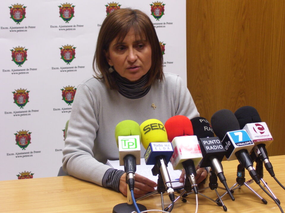 Petrer se acoge a programas de la Conselleria y Diputación contra la violencia y el absentismo escolar