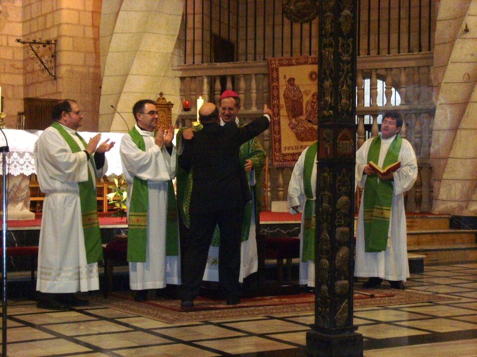 El Obispo insta a la unidad y amistad en el 25 aniversario de la Hermandad Rociera