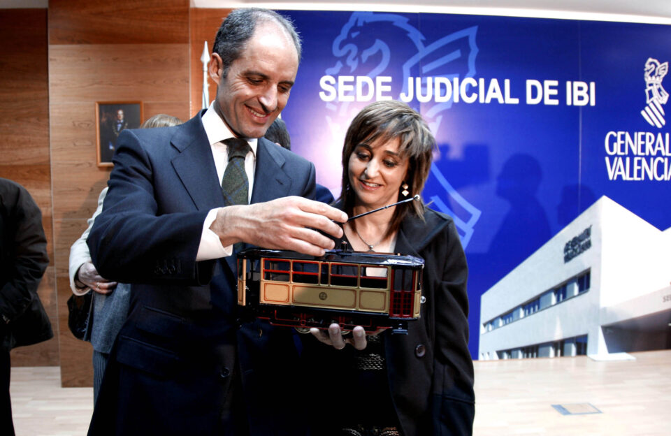 Camps señala que superaremos la crisis porque en nuestro diccionario está la ambición