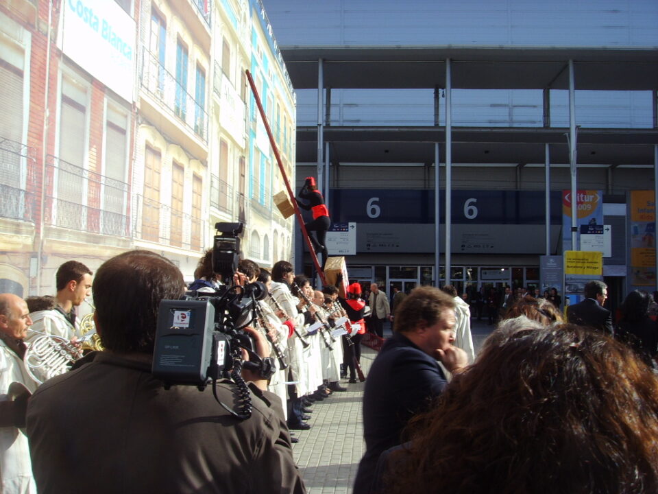 Madrid. Los príncipes de Asturias inauguran Fitur 2009 en Ifema. Los municipios de la zona contentos por la proyección turística