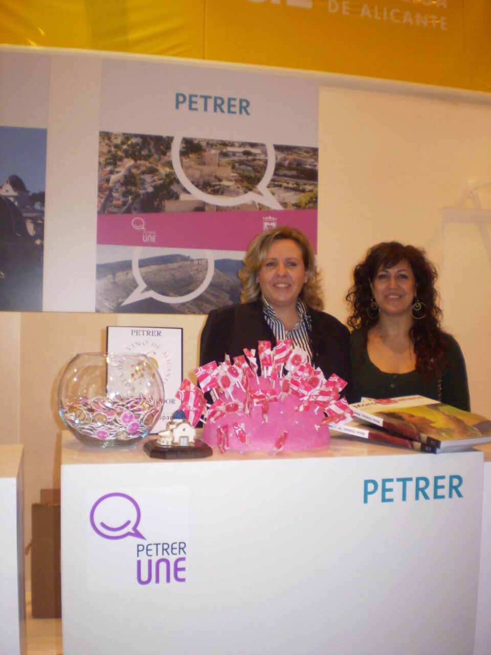 Decenas de personas se interesaron por las fiestas de Moros y Cristianos de Petrer