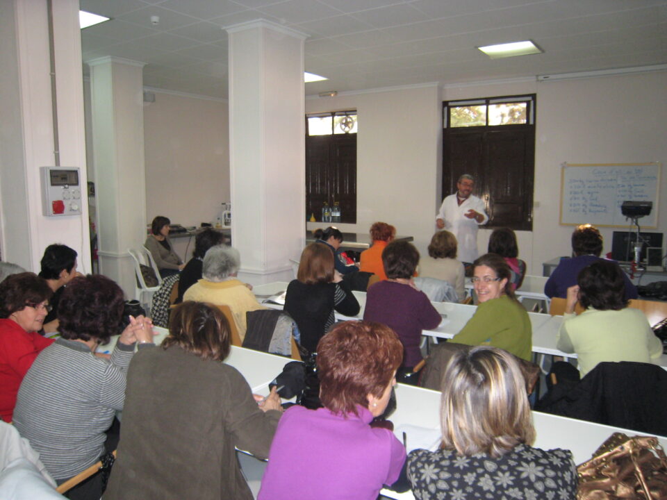 Mayte Parra clausura el curso de Pastas Tradicionales de la Escuela de Hostelería