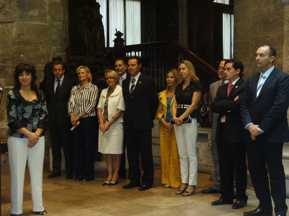 El "divorcio" político se acentúa todavía más. Oliva se marcha voluntariamente de la Junta de Gobierno Local en solidaridad con sus compañeros