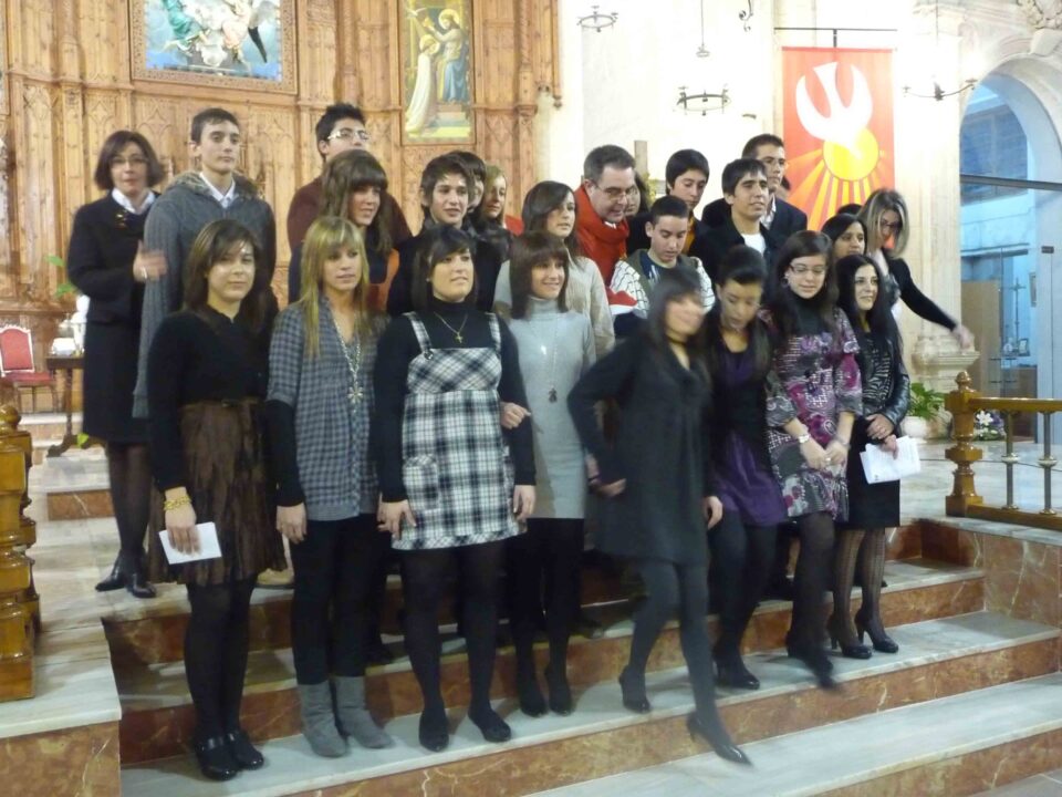 Alumnos de La Encarnación reciben el Sacramento de la Confirmación