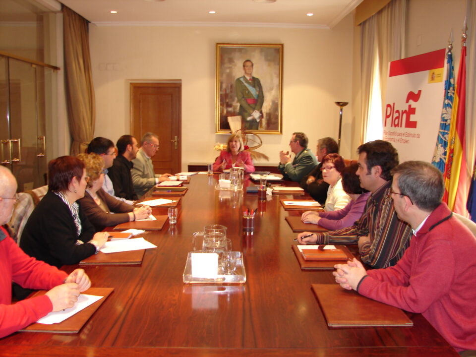 LA FEDERACIÓN DE AA.VV. SE REÚNE CON LA SUBDELEGADA DEL GOBIERNO Y EL CORONEL EN JEFE DE LA GUARDIA CIVIL