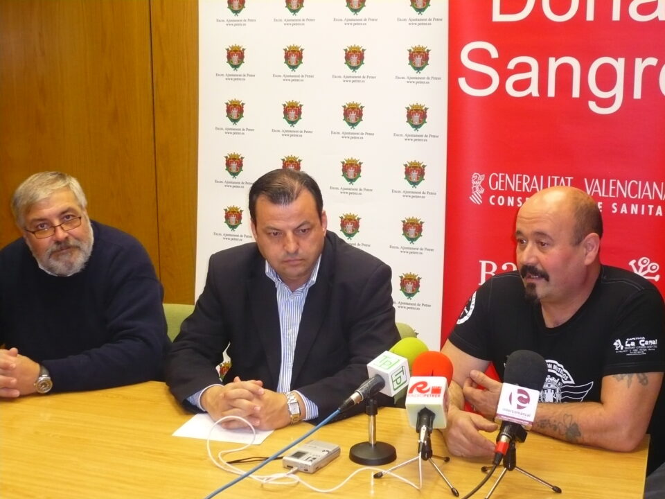 La comparsa de Estudiantes acoge una macrodonación de sangre