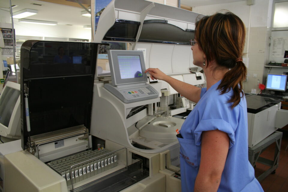 El laboratorio del Hospital de Elda atendió a más de 346.000 pacientes durante 2008