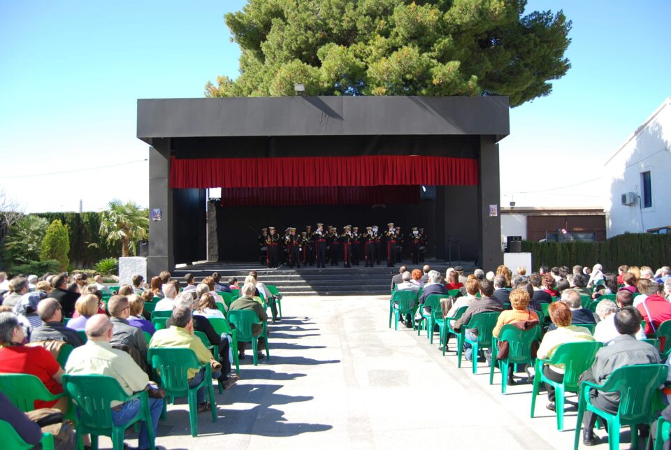 El Pabellón Festero tiembla con las bandas de cornetas y tambores. Cáritas tomó gran cantidad de alimentos para los más necesitados en esta época de crisis