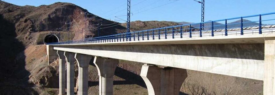 Adif inicia el tablero de dos viaductos del tramo Villena-Sax del AVE