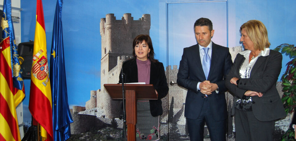 LA ALCALDESA INAUGURA JUNTO CON EL DIRECTOR GENERAL DE TURISMO DE INTERIOR Y LA SUBDELEGADA DEL GOBIERNO LA NUEVA OFICINA DE TURISMO