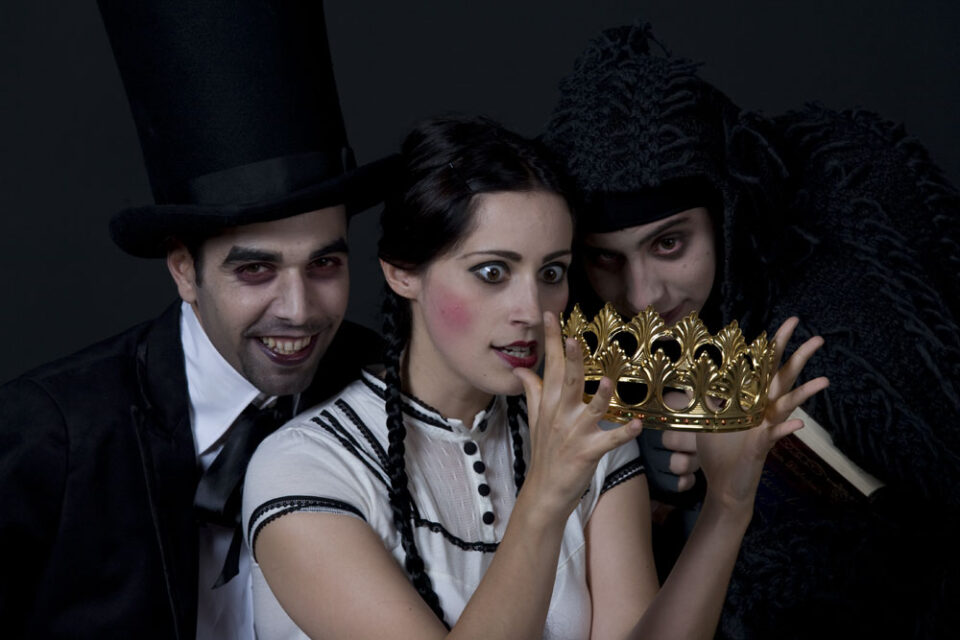 Malos y malditos cabaret literario para todos los públicos en el Teatro Chapí de Villena