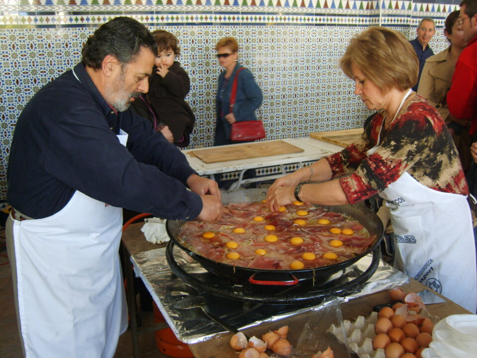 BASES CONCURSO MORO FRITO. consiste en la elaboración de una torta de huevos