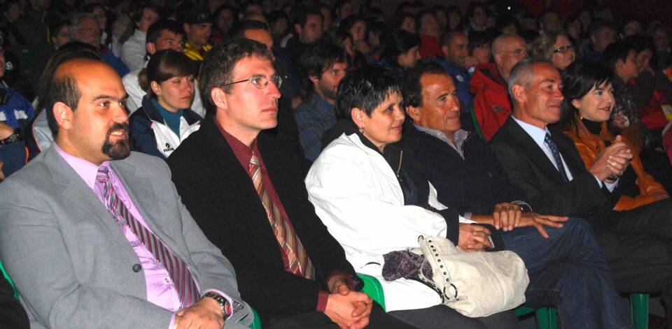 LA ALCALDESA DE VILLENA PASA EL TESTIGO DEL CAMPEONATO NACIONAL DE ORIENTACIÓN A DOS POBLACIONES MADRILEÑAS