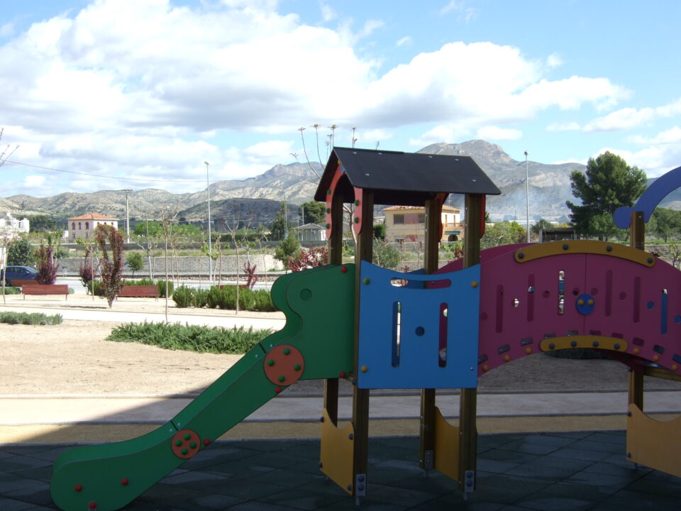 NUEVOS PARQUES EN LA U.E.1 FABRICA DE LAS LONAS