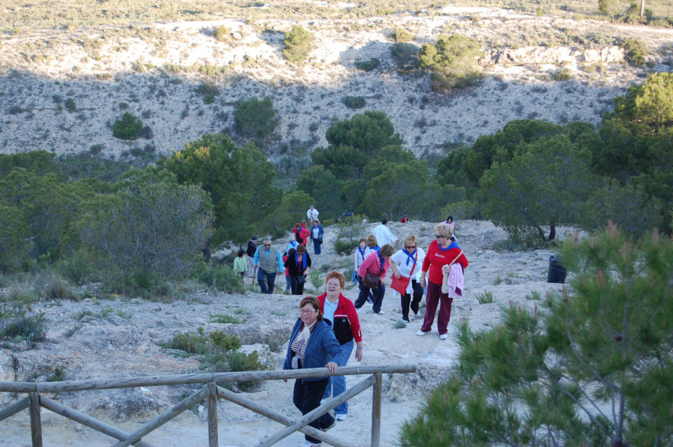 Inicio de las fiestas de San Pascual con la romería desde Monforte