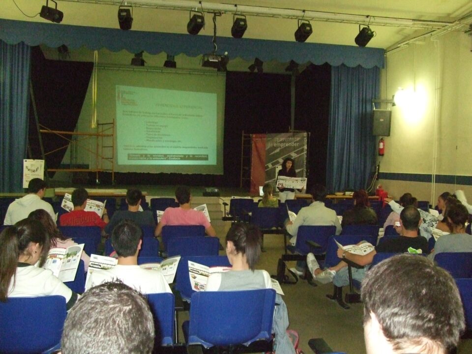EXCELENTE ACOGIDA DEL DIA DE LA PERSONA EMPRENDEDORA EN VILLENA
