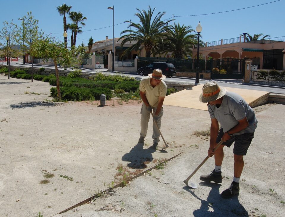 Obras de acondicionamiento y limpieza general de los espacios públicos en Orito. Entrevista con el concejal de fiestas