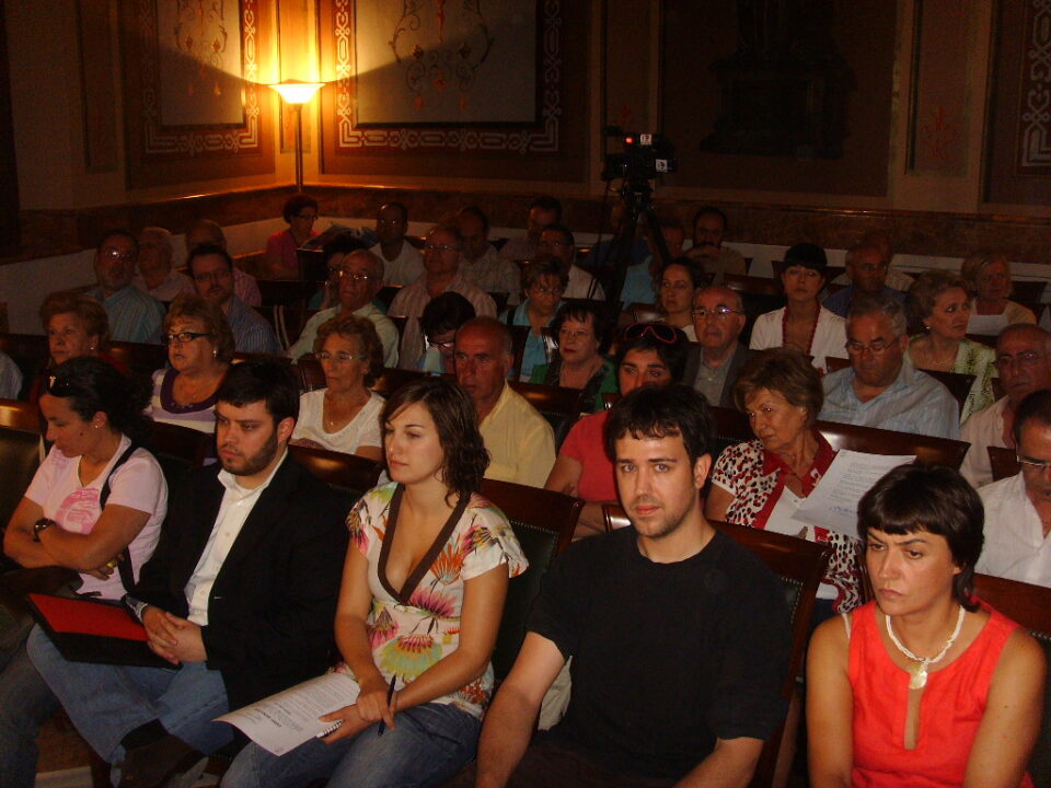 Rechazada la moción de cuestión de confianza. Intenso debate en el pleno ordinario
