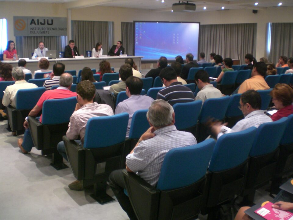 AIJU REÚNE A CASI UN CENTENAR DE PROFESIONALES EN LA PRIMERA JORNADA SOBRE EL REGLAMENTO REACH EN EL SECTOR JUGUETERO