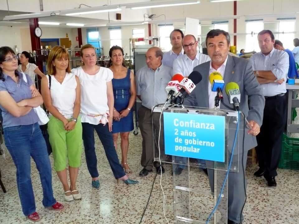 El PP conmemora sus dos años de Gobierno en Petrer y destaca el empleo y la industria como objetivos prioritarios