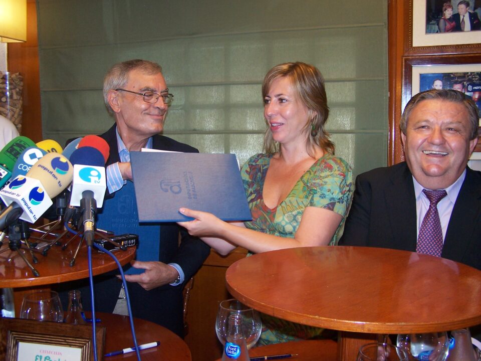 Firma convenio APEHA - Costa Blanca incluye en la Guía Blanca a las barras alicantinas