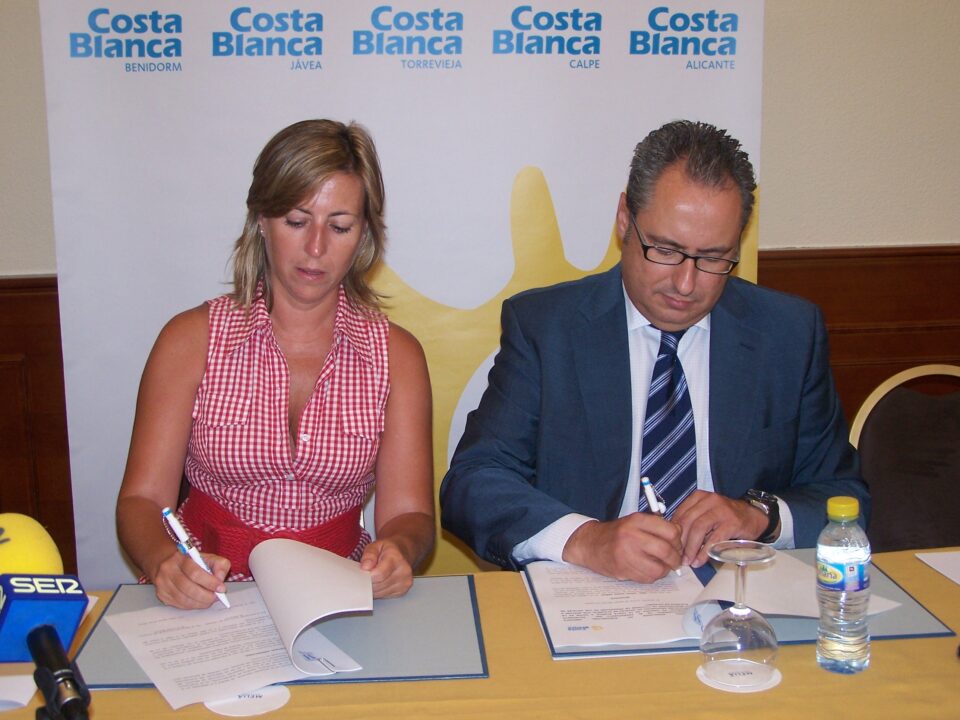 Turismo y APHA promocionan los hoteles de Alicante a través de Internet